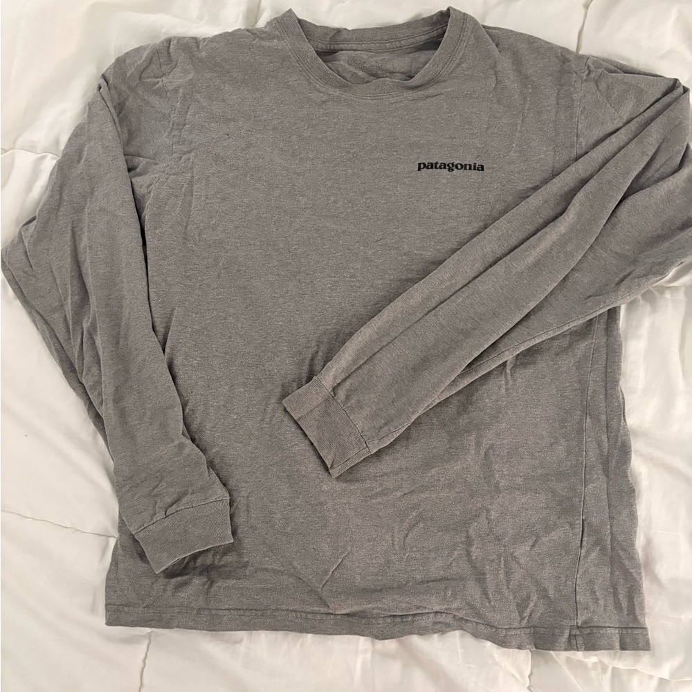 Patagonia Women’s Long Sleeve Gray Tee